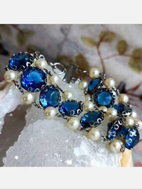Sapphire Blue Round Rivoli Glass Stone Faux Pearl Bracelet Cupcake Setting